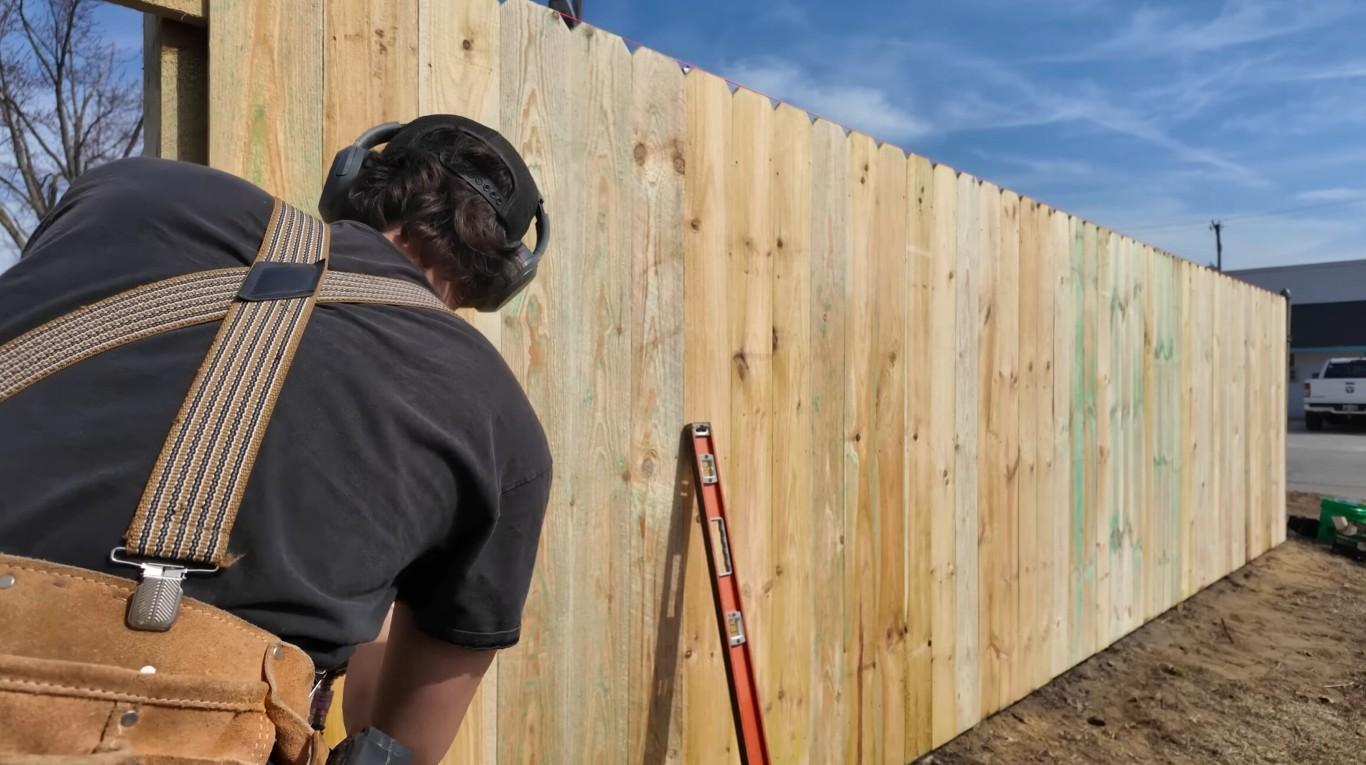 Wood fence contractors Buffalo NY
